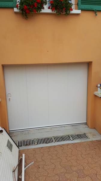 Une porte de garage pour les faibles de hauteur de passage et les configurations spécifiques 