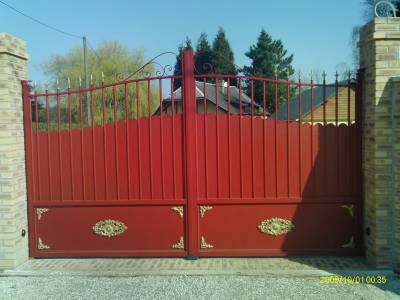 Choisir un portail en alu traditionnel près de Tourville la Rivière 76410