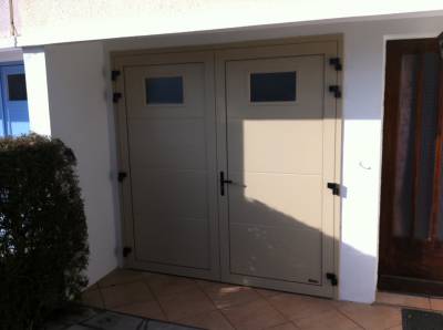 comment acheter une porte de garage ouvrant à la Française près de Beuzeville 27210