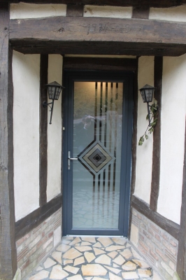 Choisir une porte d'entrée de style, près de Fresquiènnes 76570