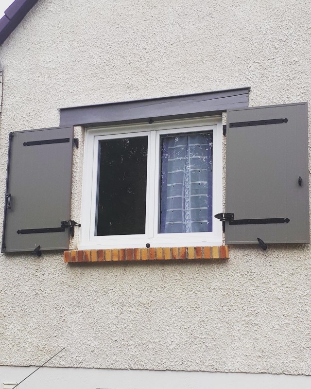 Rénover sa maison avec des fenêtres PVC phoniques et ferrage sécurisé à Cailly près de Quincampoix (76) avec une entreprise certifiée QUALIBAT RGE
