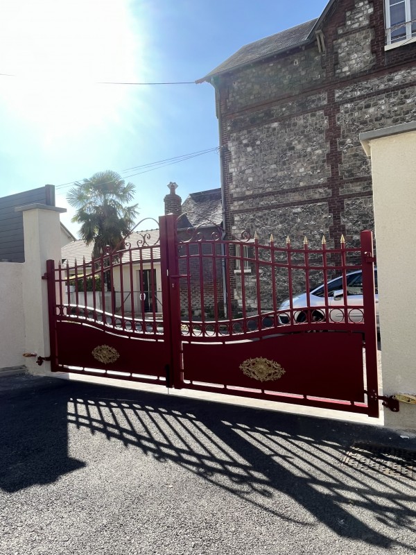 Portail aluminium régulateur de pente personnalisé isneauville