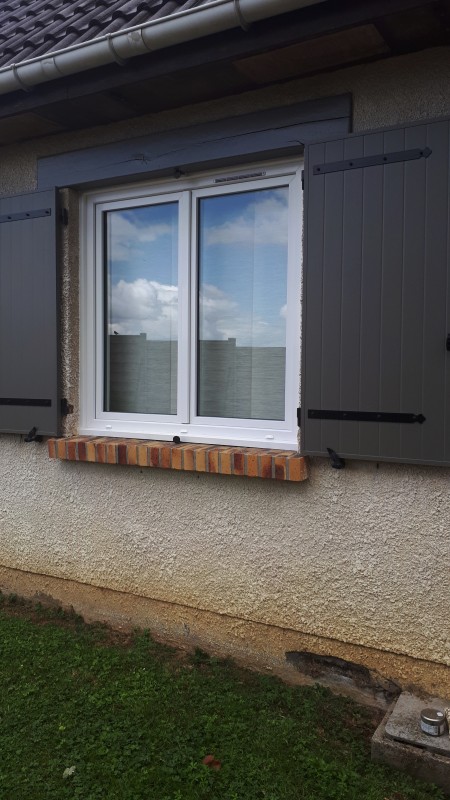 Rénover sa maison avec des fenêtres PVC phoniques et ferrage sécurisé à Cailly près de Quincampoix (76) avec une entreprise certifiée QUALIBAT RGE