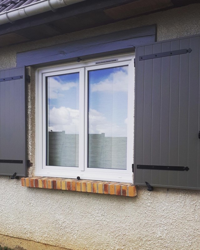 Rénover sa maison avec des fenêtres PVC phoniques et ferrage sécurisé à Cailly près de Quincampoix (76) avec une entreprise certifiée QUALIBAT RGE