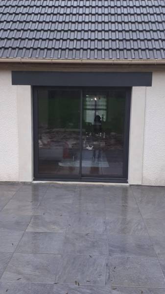 Transformation fenêtre en porte fenêtre coulissant ouverture de mur aluminium noir ROUEN etanel