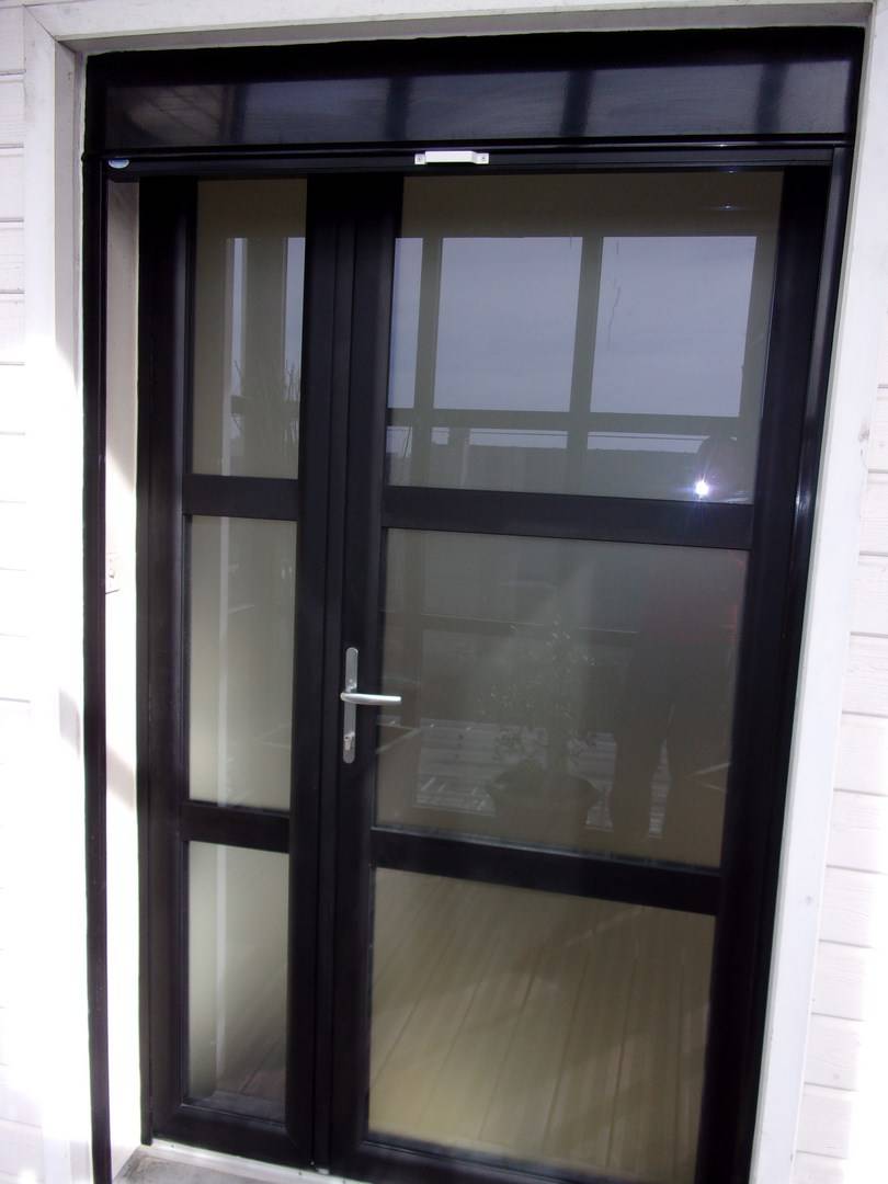 faire installer une porte d'entrée en aluminium avec imposte près de Sotteville les Rouen 76300