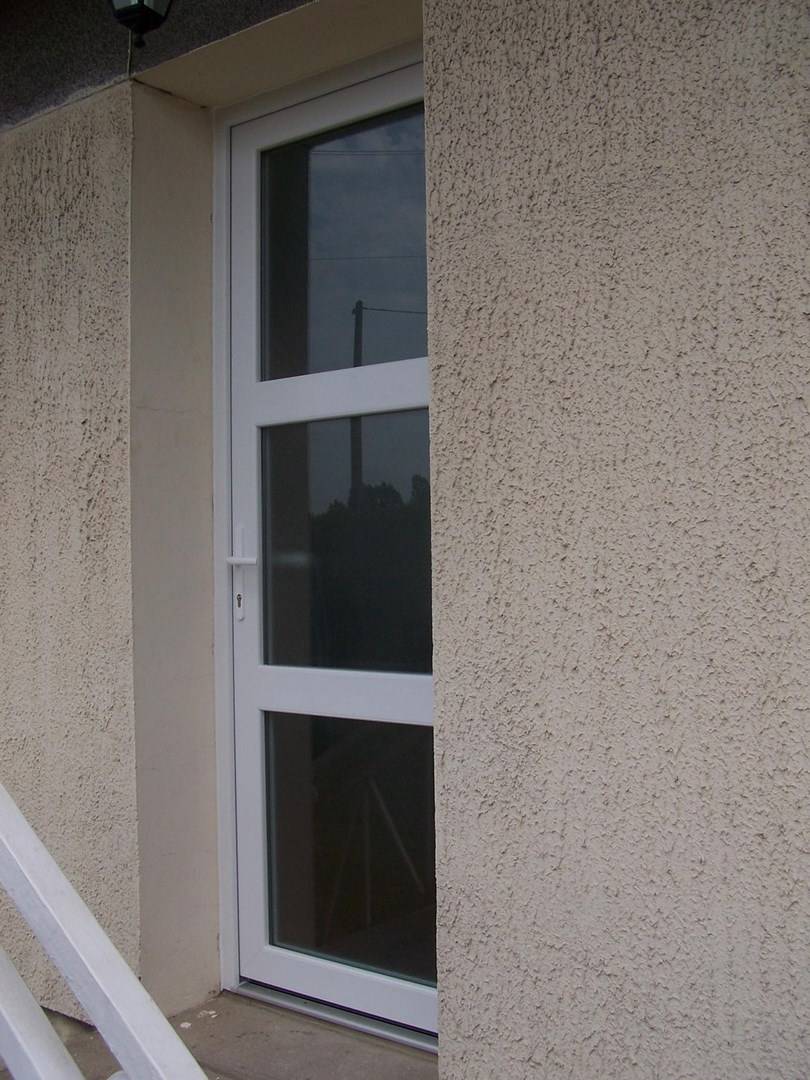 Choisir une porte d'entrée de style, près de Fresquiènnes 76570