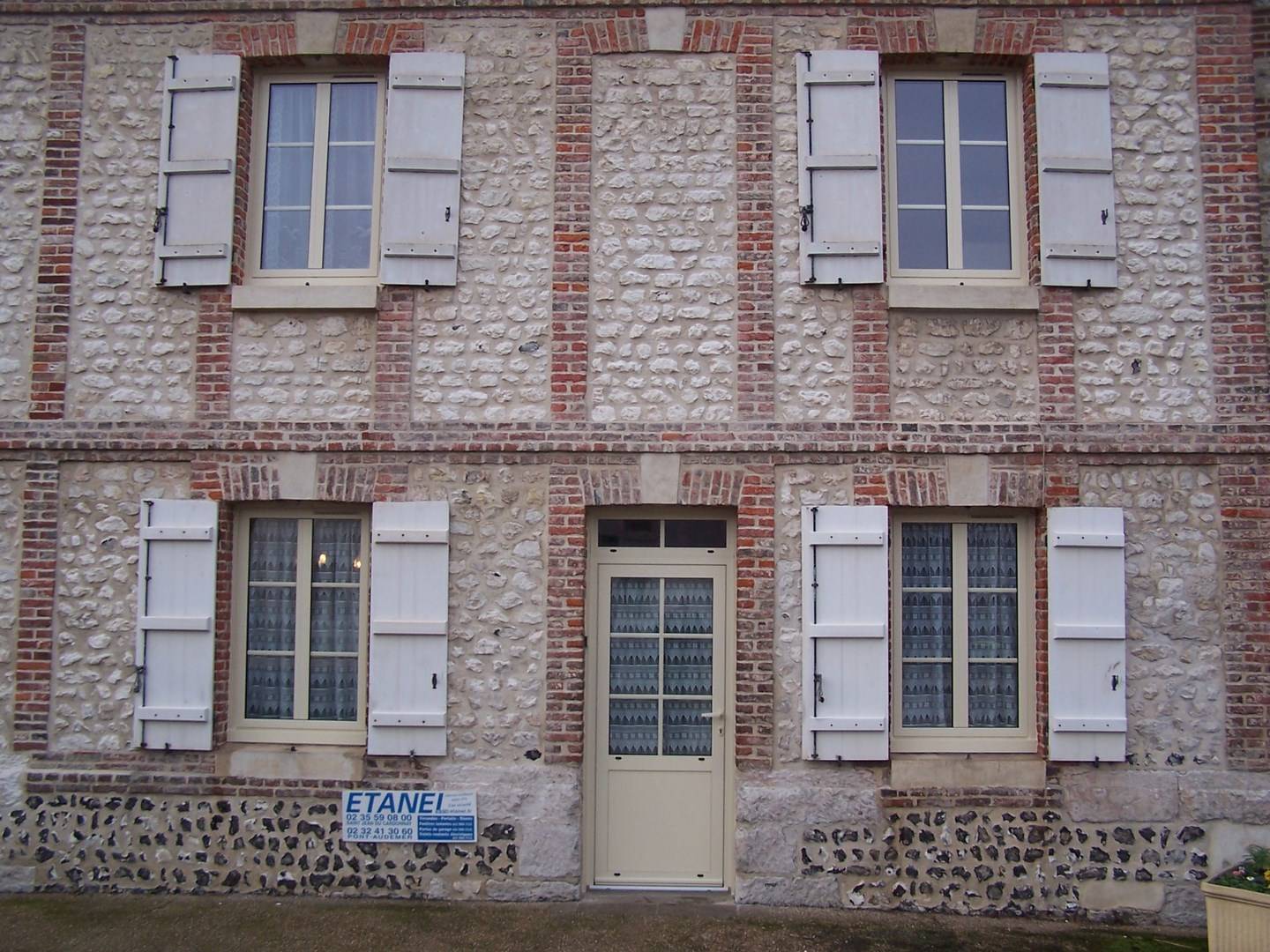 Faire poser des menuiserie aluminium près de  Déville les Rouen 76250