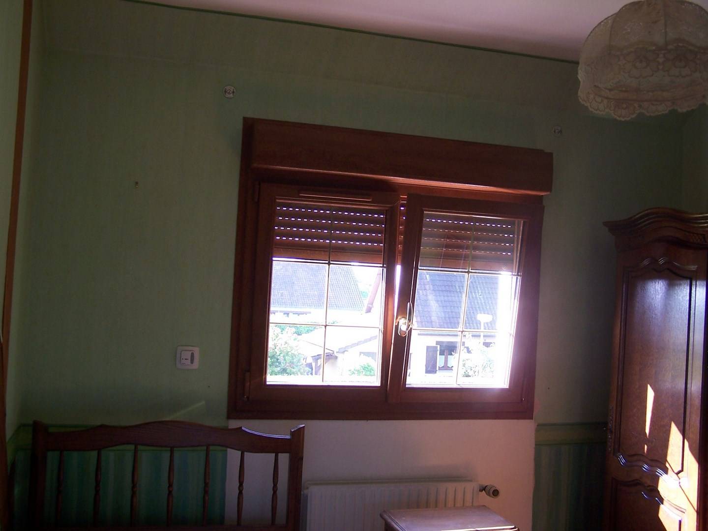 Faire des économies d'énergie avec des volets roulants près de Vieux Port 27680