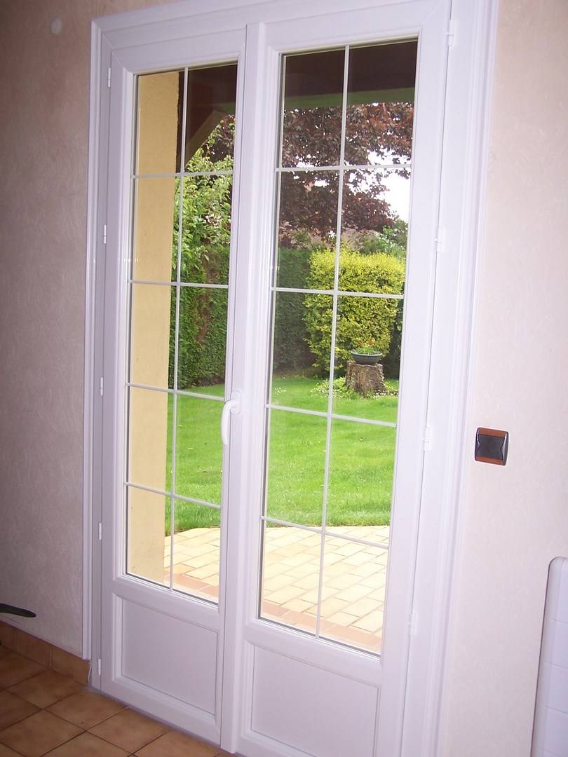 Comment installer des menuiseries PVC près de Pont Saint Pierre 27360