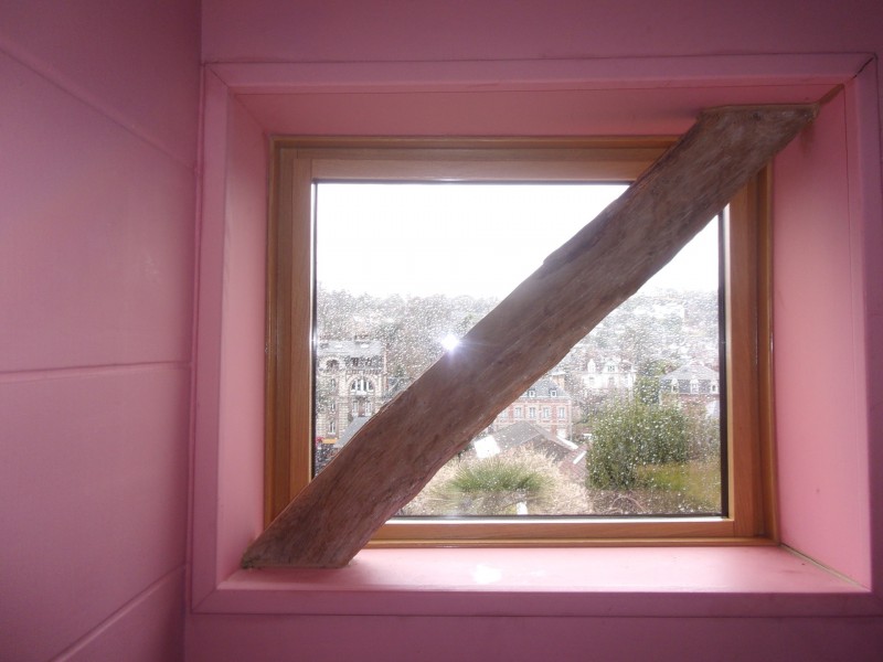 Rénover des fenêtres par des menuiseries hybrides mixant bois et aluminium en bicoloration à Rouen (76)