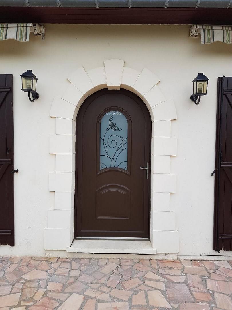 Acheter une porte d'entrée près de Boos 76520