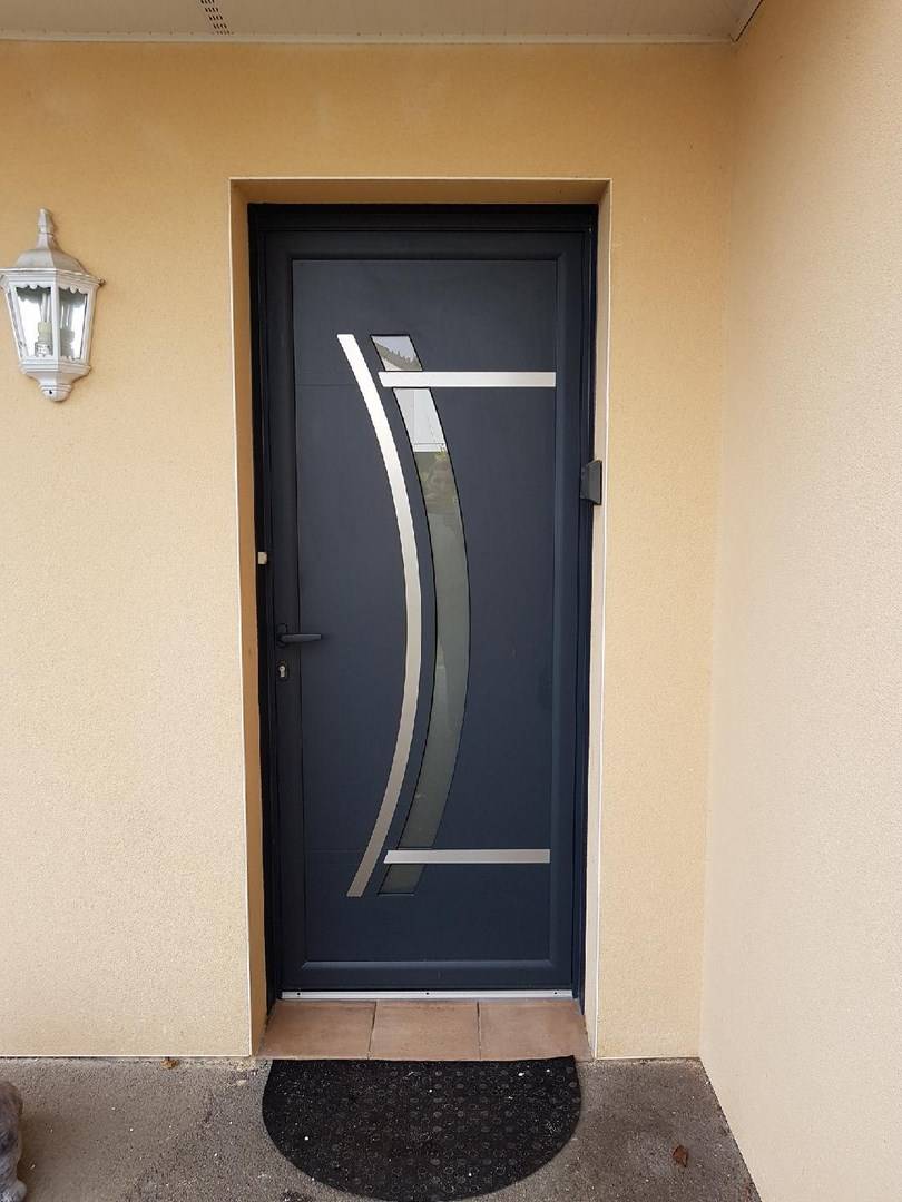 Choisir sa porte d'entrée près de Rouen 76000