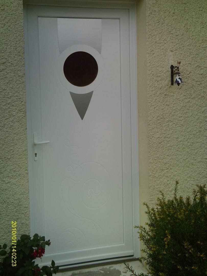 Changer sa porte d'entrée près de Boissay 76750