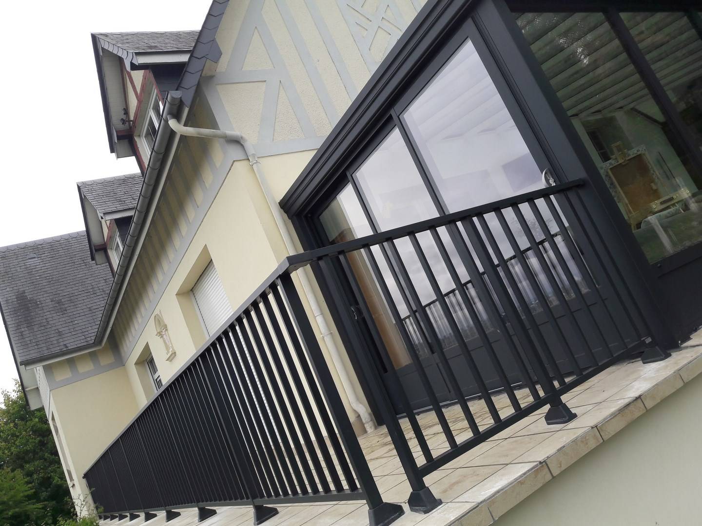 Faire installer un garde-corps pour terrasse près de Déville les Rouen 76250