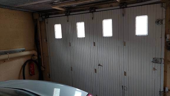 Une porte de garage pour les faibles de hauteur de passage et les configurations spécifiques