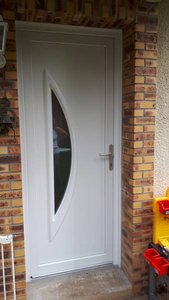 ETANEL Porte d’entrée monobloc PVC sécurisée à Louviers