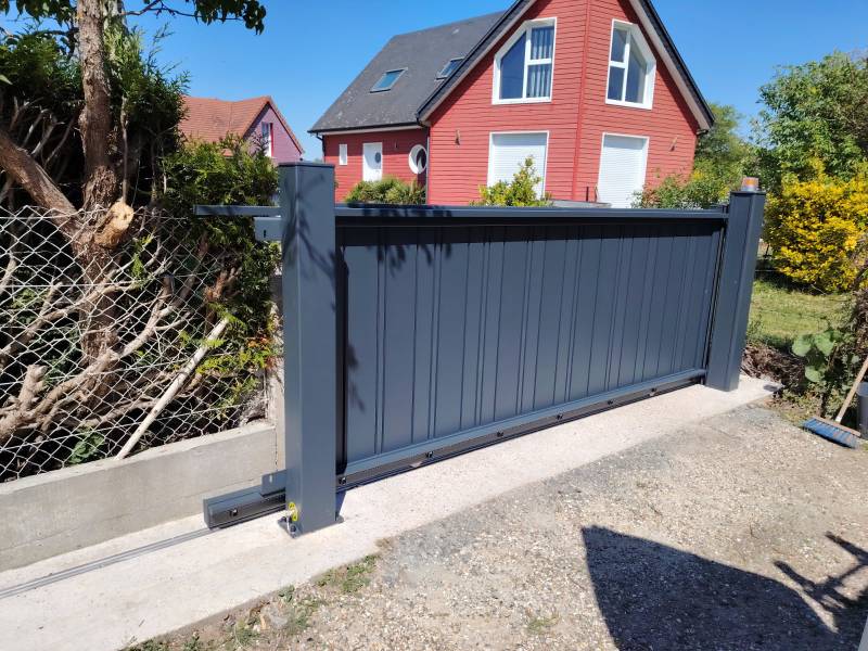 ETANEL Portails sur mesure fabrication française CADIOU KOSTUM