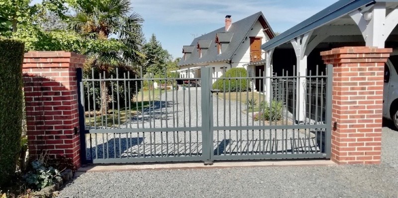 Trouver un portail battant sur-mesure en bord de mer proche de Dieppe 76