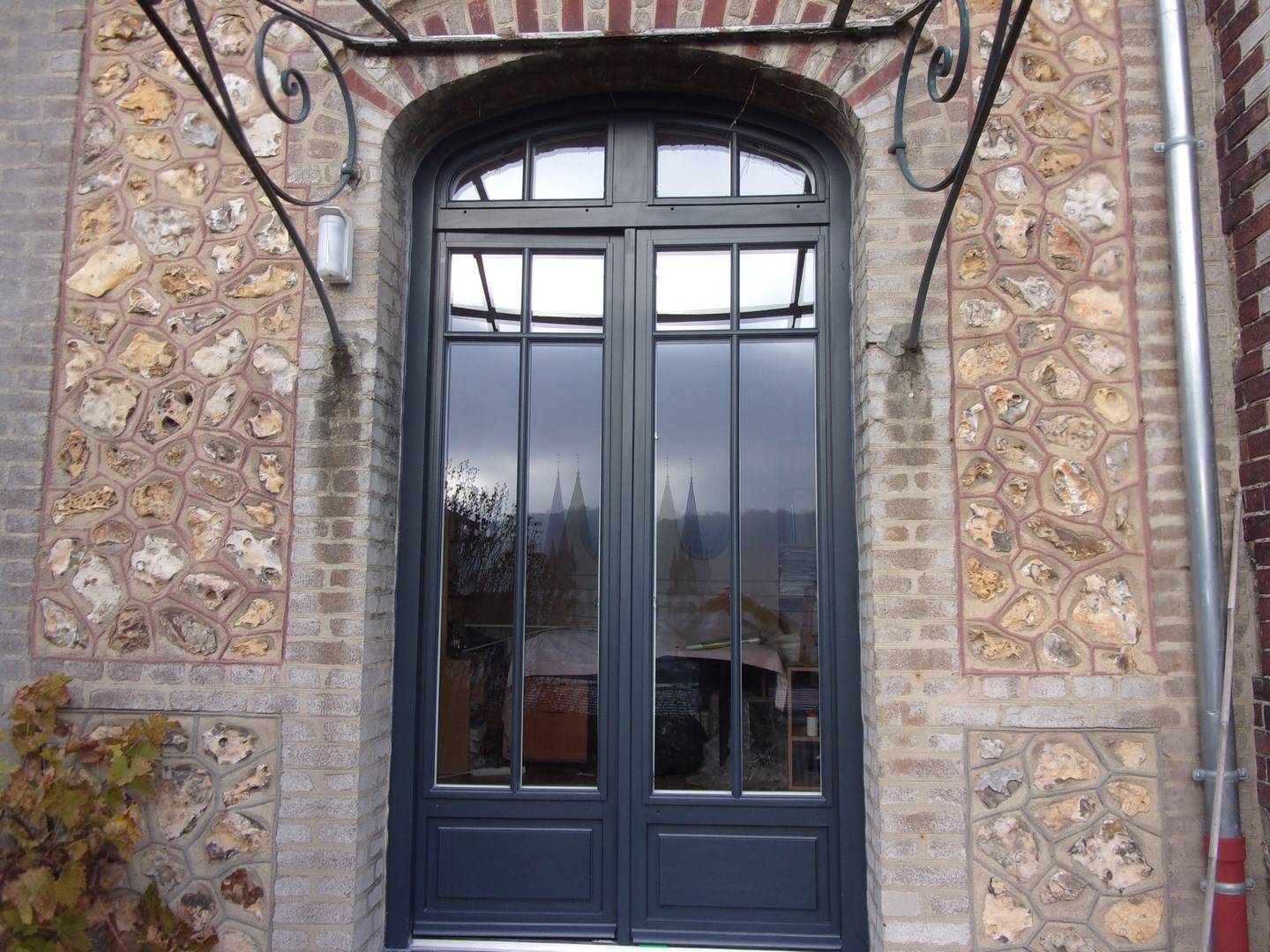 Porte d'entrée cintrée près de Rouen 76000