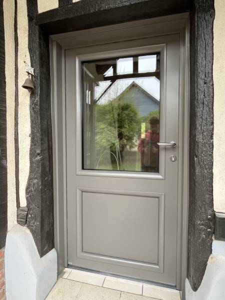 porte d’entrée aluminium performante thermiquement Ud 1.4 W/m2.K