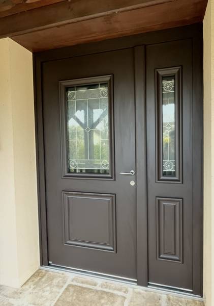 Remplacement porte bois par porte aluminium bicolore gris blanc SiLine SIMA à Canteleu Normandie