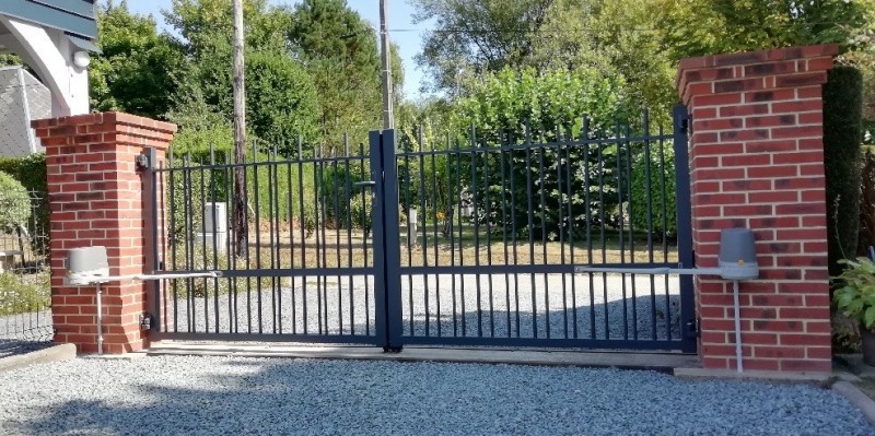 Trouver un portail battant sur-mesure en bord de mer proche de Dieppe 76