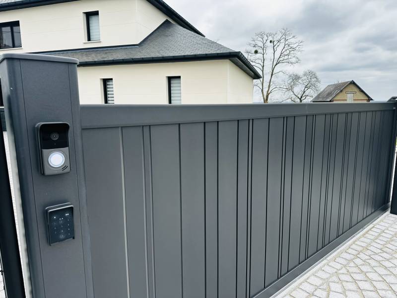 Motorisation SOMFY Elixo SMART IO sur portail coulissant en Normandie — installée par ETANEL à Duclair