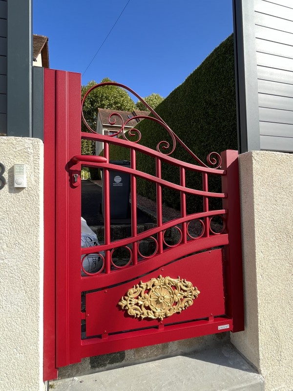 Portail aluminium régulateur de pente personnalisé isneauville