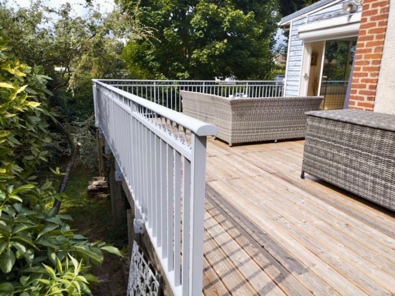 Faire poser un portail en bois ou aluminium avec garde-corps proche de Criel-sur-Mer 76