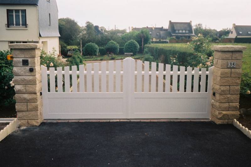 Se faire installer un portail PVC semi ajouré près de La Bouille 76