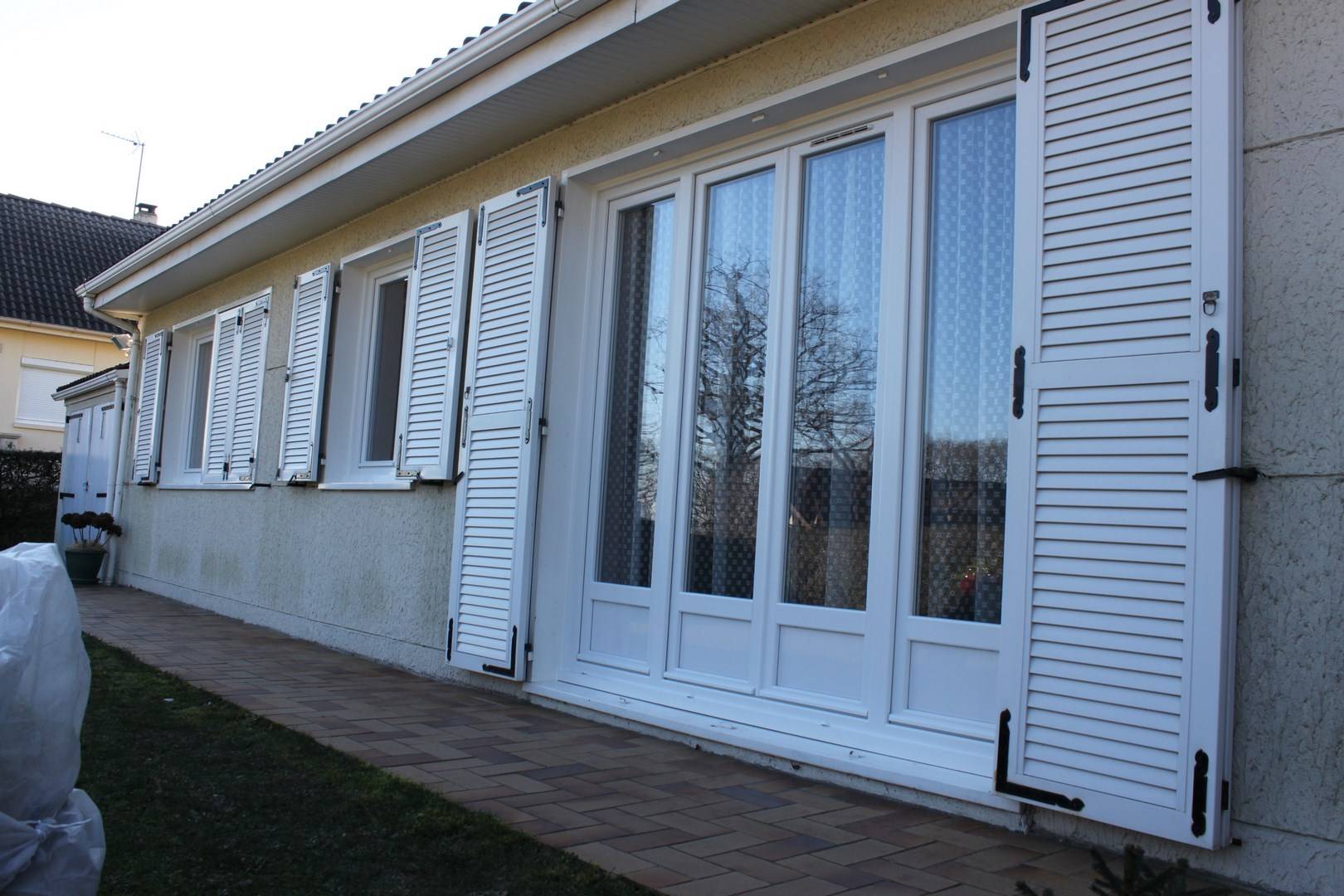 Acheter des volets battants en PVC près de Rouen 76000