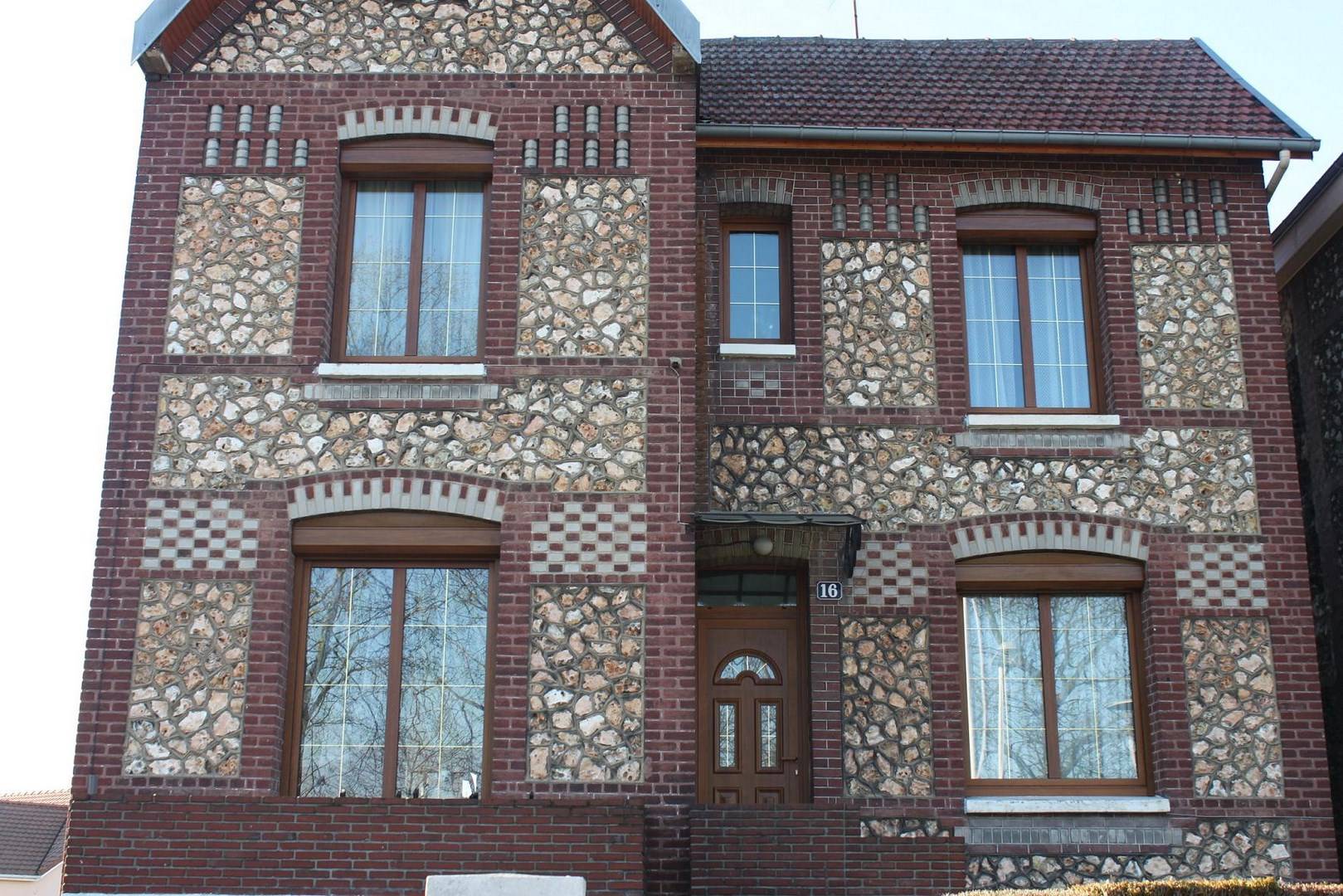 isoler sa maison avec des volets roulants près de Belbeuf 76240