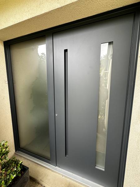 Installation porte d’entrée aluminium sur mesure EURADIF à Darnétal