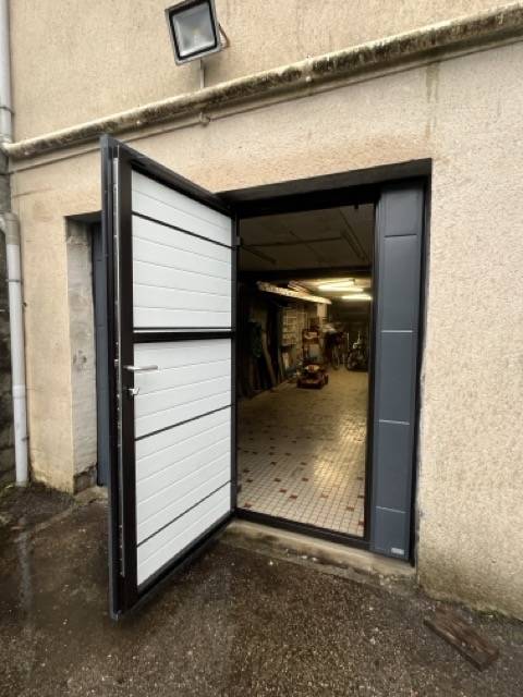 Installation porte de garage sur mesure MOOS ETANEL : expertise et savoir-faire 