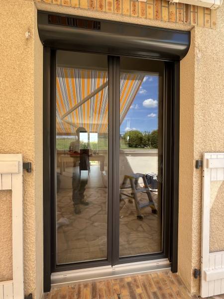 Menuiseries PVC avec vitrage phonique et ferrage retardateur d’effraction