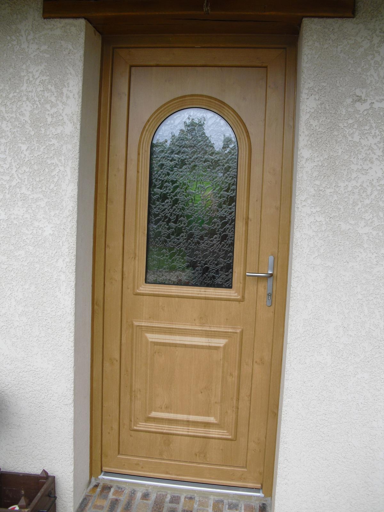 Choisir une porte d'entrée de style, près de Fresquiènnes 76570