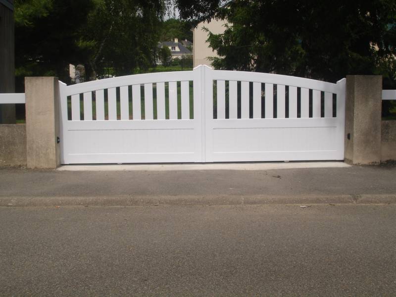 Poser un portail et un portail en pvc pour une maison en location à Barentin 76