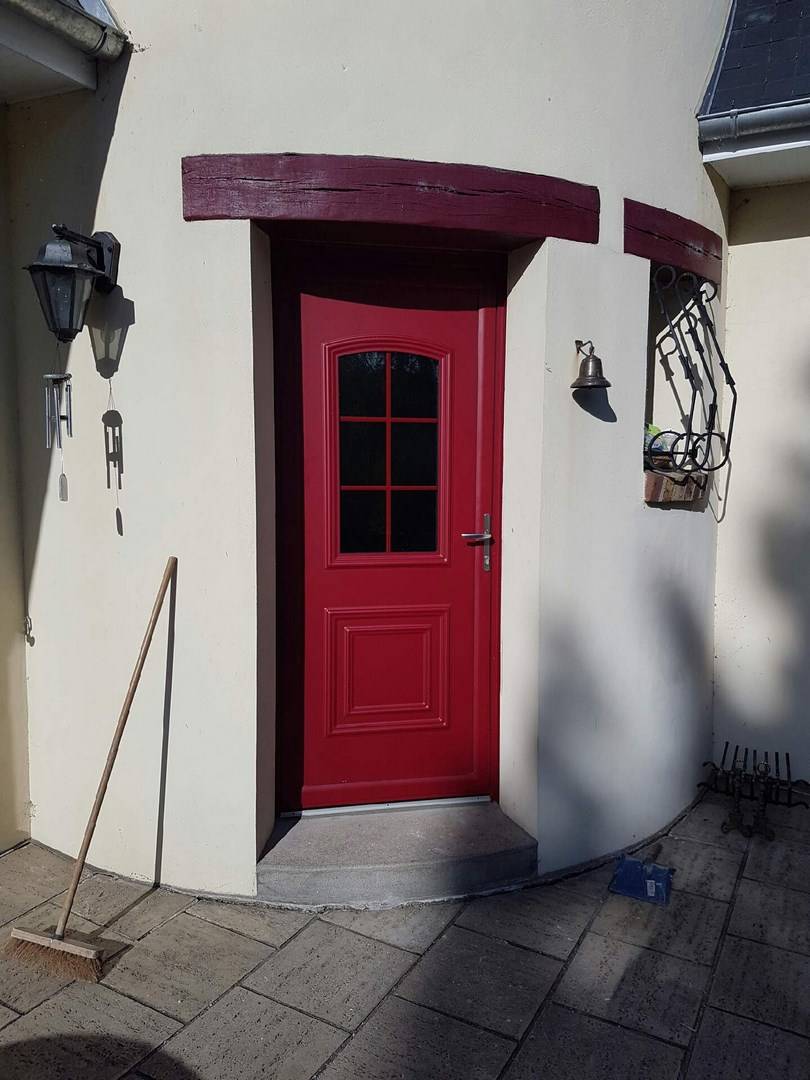 Choisir une porte d'entrée de style, près de Fresquiènnes 76570