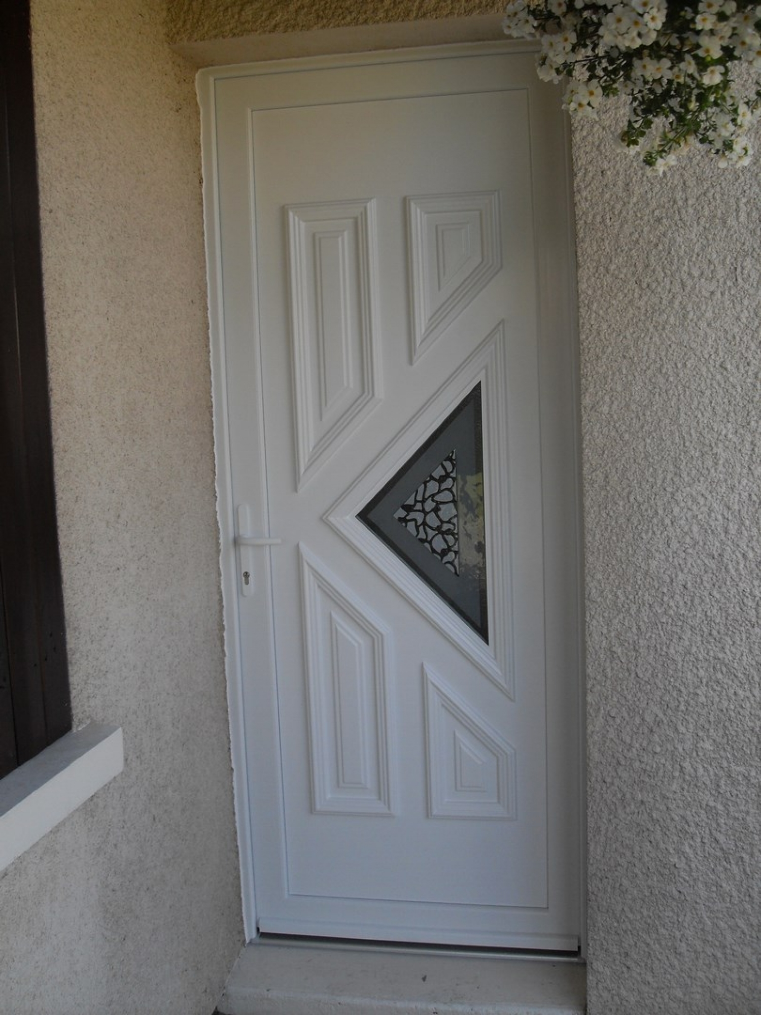 Choisir une porte d'entrée de style, près de Fresquiènnes 76570