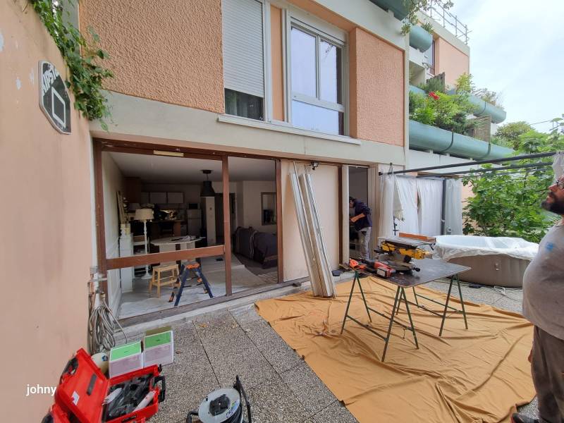 Une porte blindée facile d'installation pour une sécurité accrue à l'effraction et au feu