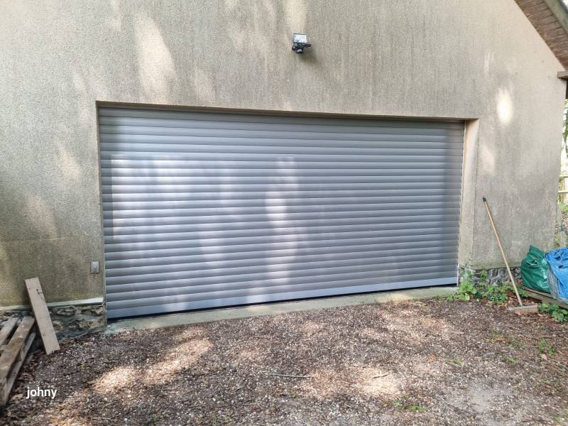 Une porte blindée facile d'installation pour une sécurité accrue à l'effraction et au feu