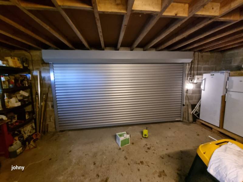 Une porte blindée facile d'installation pour une sécurité accrue à l'effraction et au feu