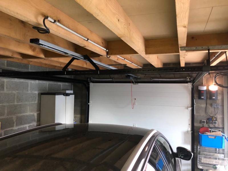 ETANEL porte de garage motorisée rails noirs