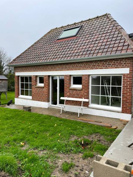 Fenêtres PVC blanches PIXEL maison normande à Dieppe ETANEL