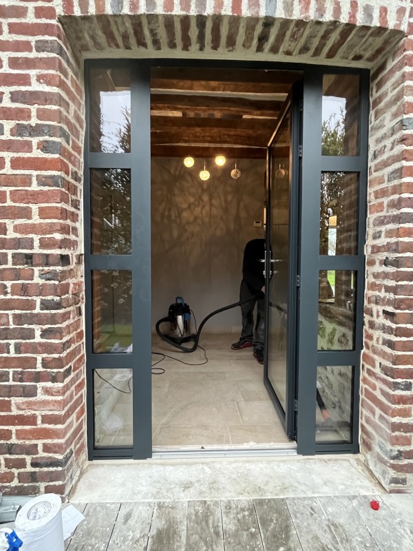 Porte d'entrée aluminium avec traverses sur fixes latéraux 44/2 7016 G rouen