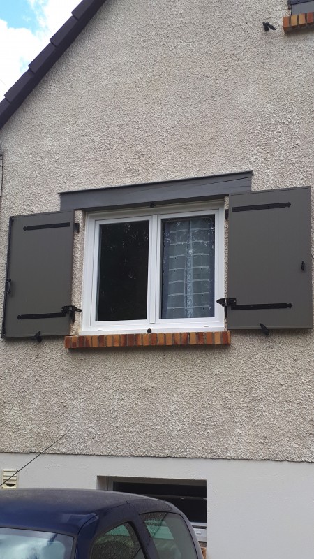 Rénover sa maison avec des fenêtres PVC phoniques et ferrage sécurisé à Cailly près de Quincampoix (76) avec une entreprise certifiée QUALIBAT RGE
