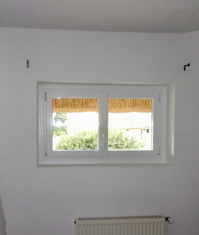 Installez un double vitrage phonique 10/12/6 pour atténuer 39dB par rapport au bruit mesuré à l’extérieur. Des vitrages plus performants sont disponibles.