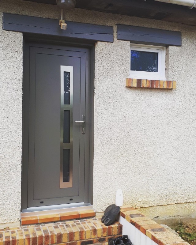 Rénover sa maison avec des fenêtres PVC phoniques et ferrage sécurisé à Cailly près de Quincampoix (76) avec une entreprise certifiée QUALIBAT RGE