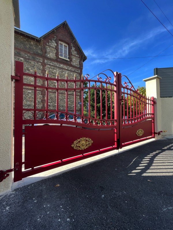 Portail aluminium régulateur de pente personnalisé isneauville
